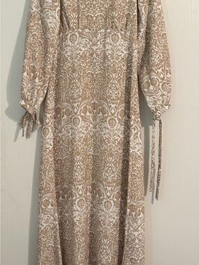 Halogen Cream and Tan Printed Long Sleeve Midi Dress
